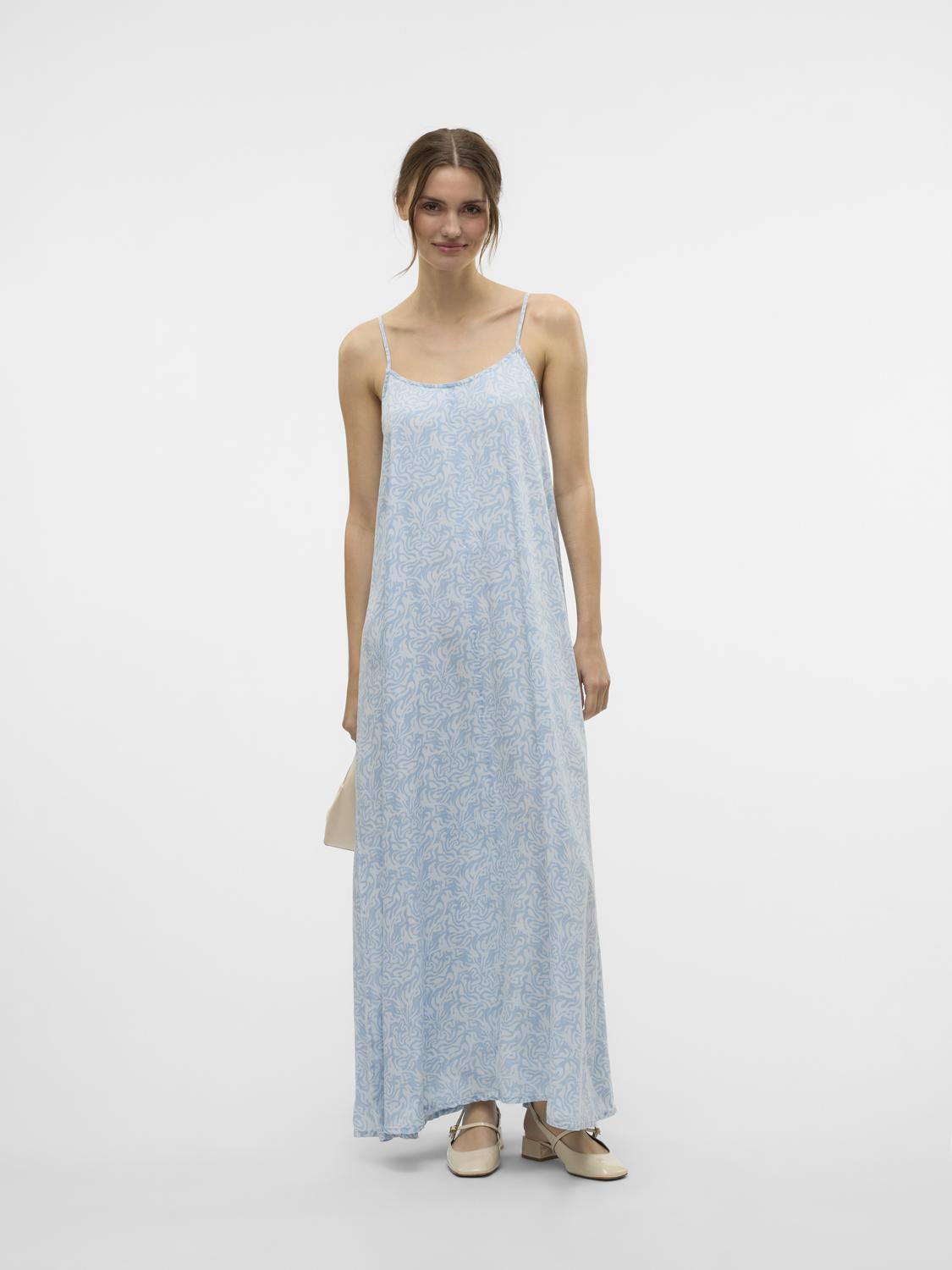 model_shot-front_full